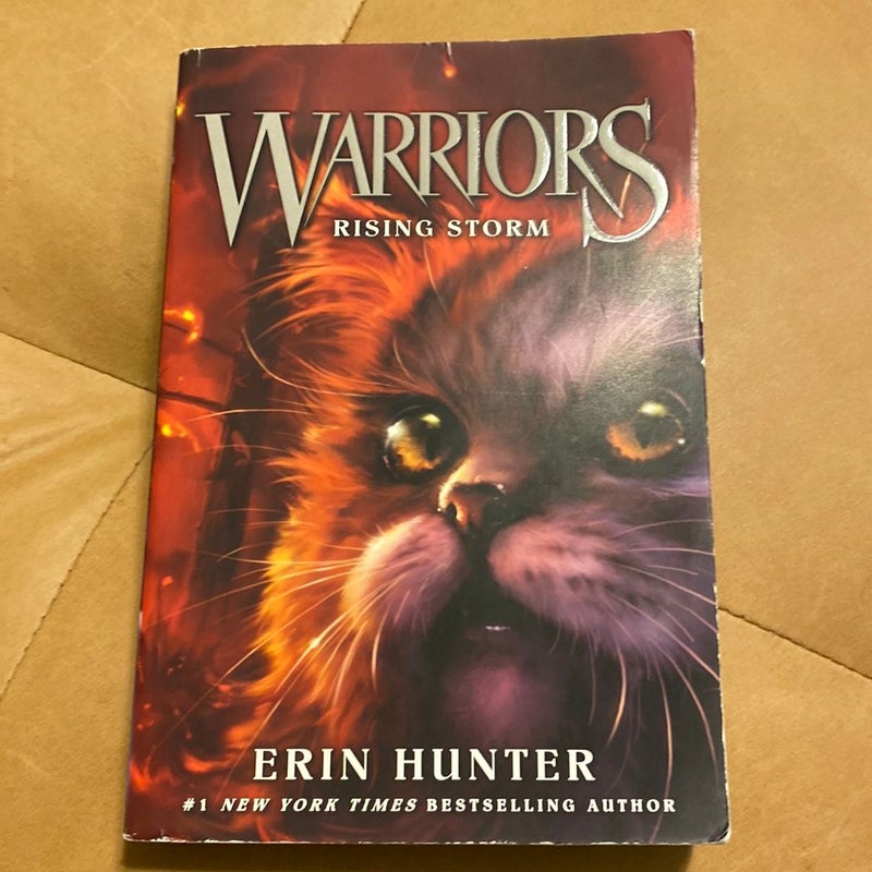 Warriors #4: Rising Storm (Warriors: The by Hunter, Erin