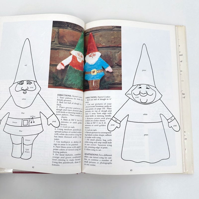 The Gnomes Book of Christmas Crafts