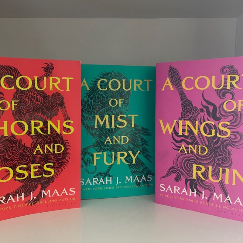 A court of thorns and roses SET 3 first books