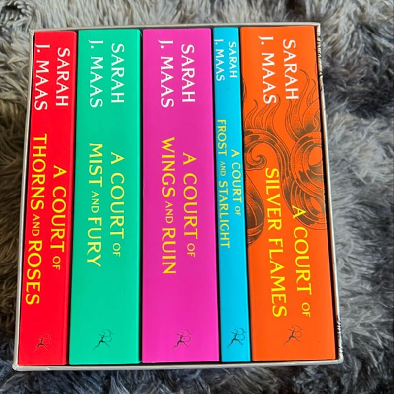 A Court of Thorns and Roses Paperback Box Set (5 Books)