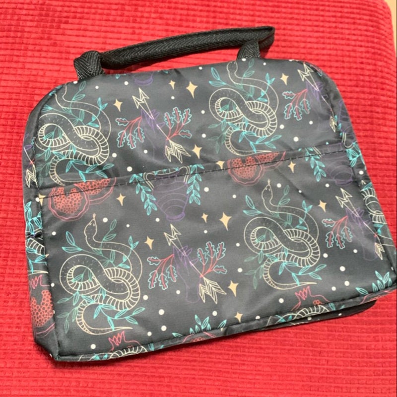 Bookish insulated lunch bag