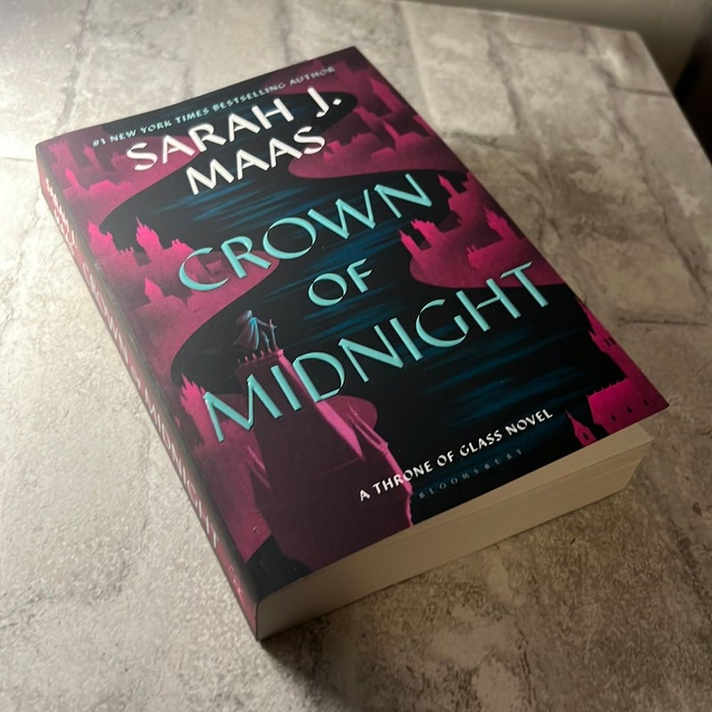 Crown of Midnight by Sarah J. Maas, Paperback | Pangobooks