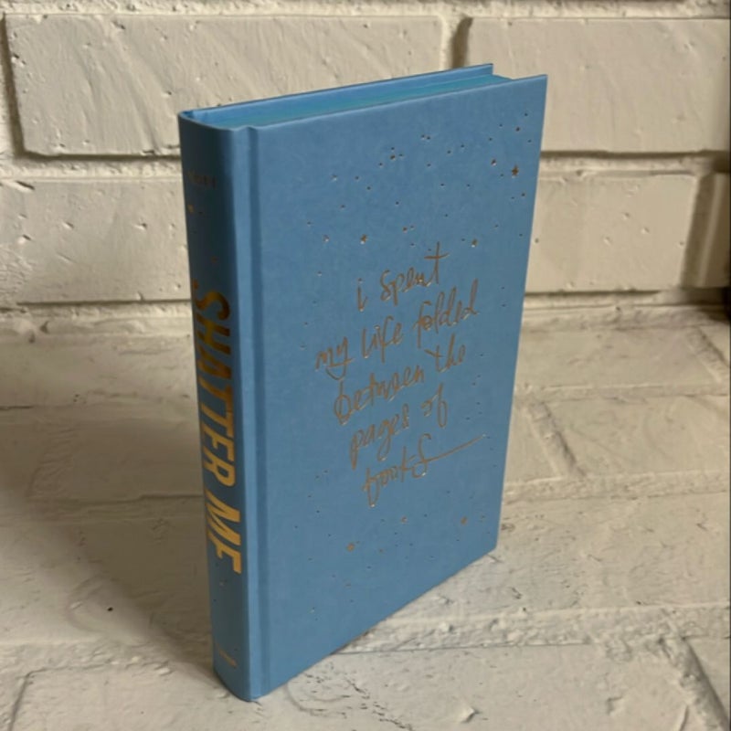 Shatter Me Collector's Deluxe Limited Edition