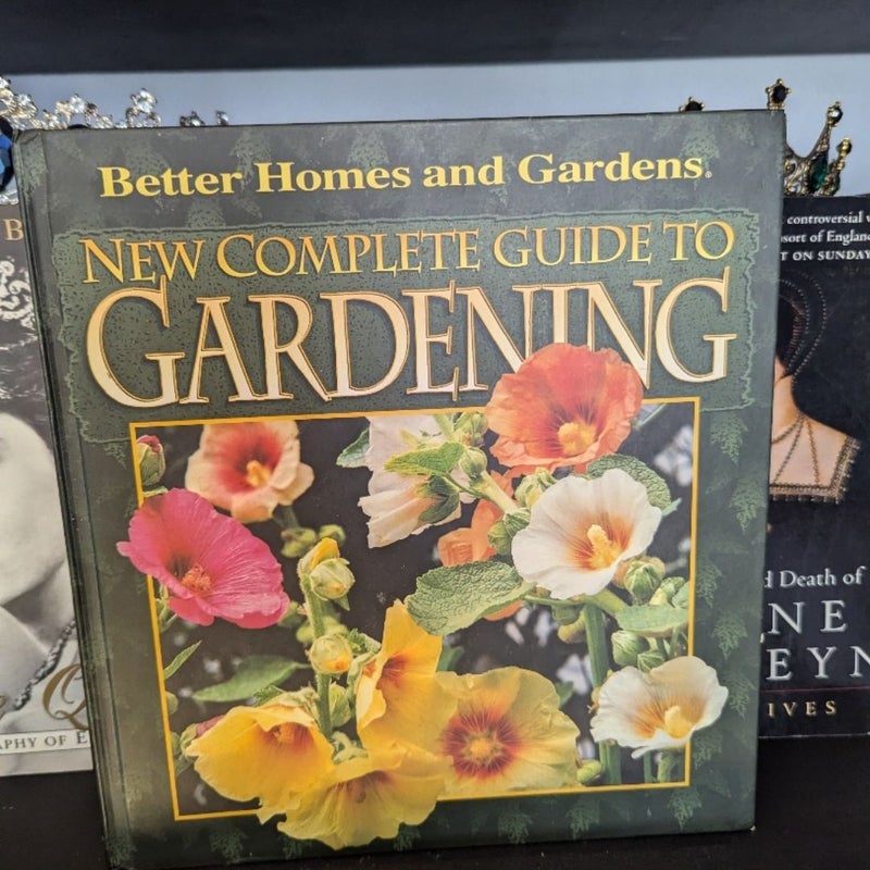 New Complete Guide to Gardening