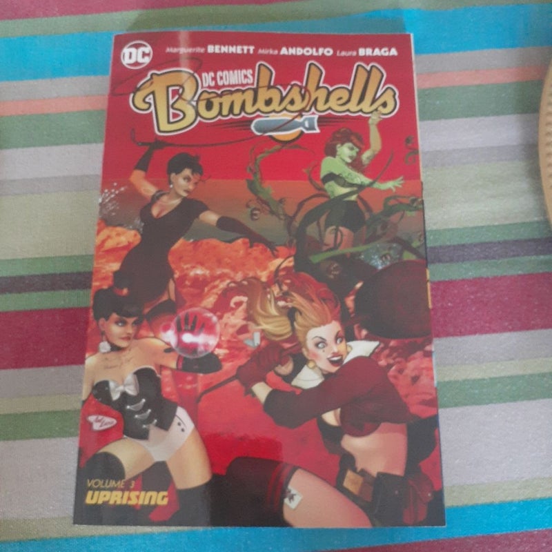 DC Comics Bombshells Vol 3