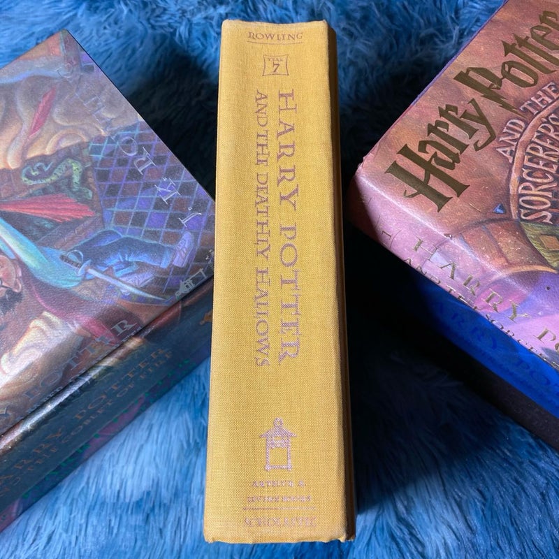 Harry Potter and the Deathly Hallows [FIRST US EDITION]