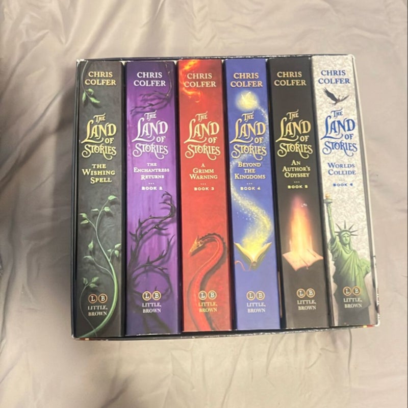 The Land of Stories Complete Paperback Gift Set