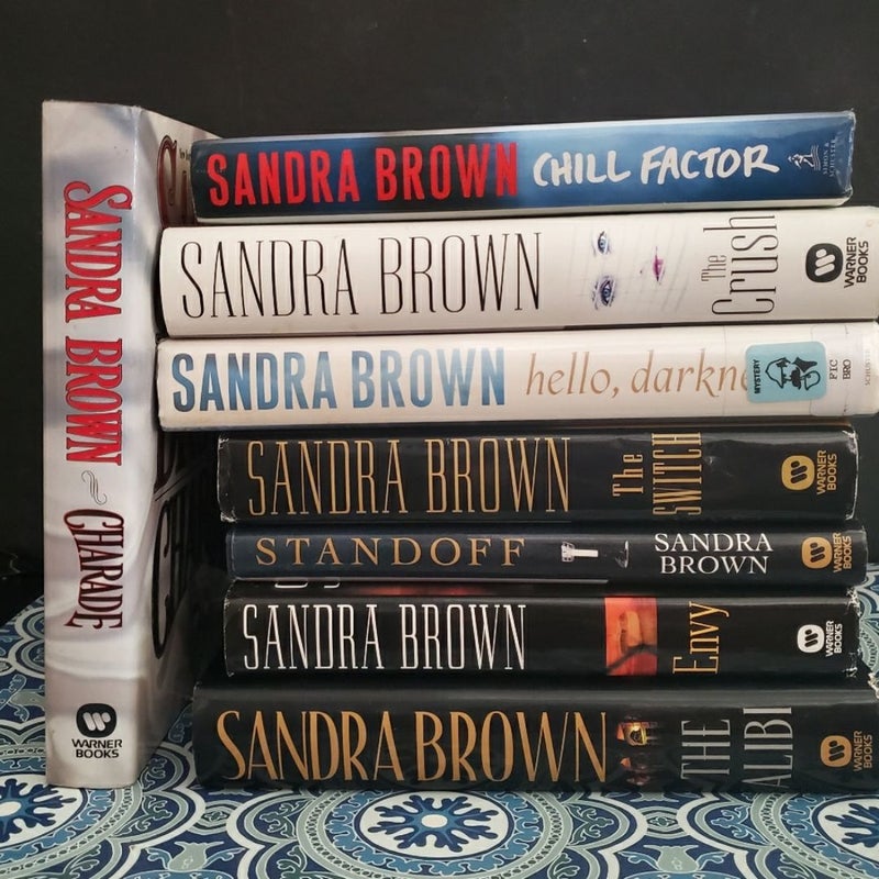 8 Sandra Brown Thrillers and Romance Hardback Novels