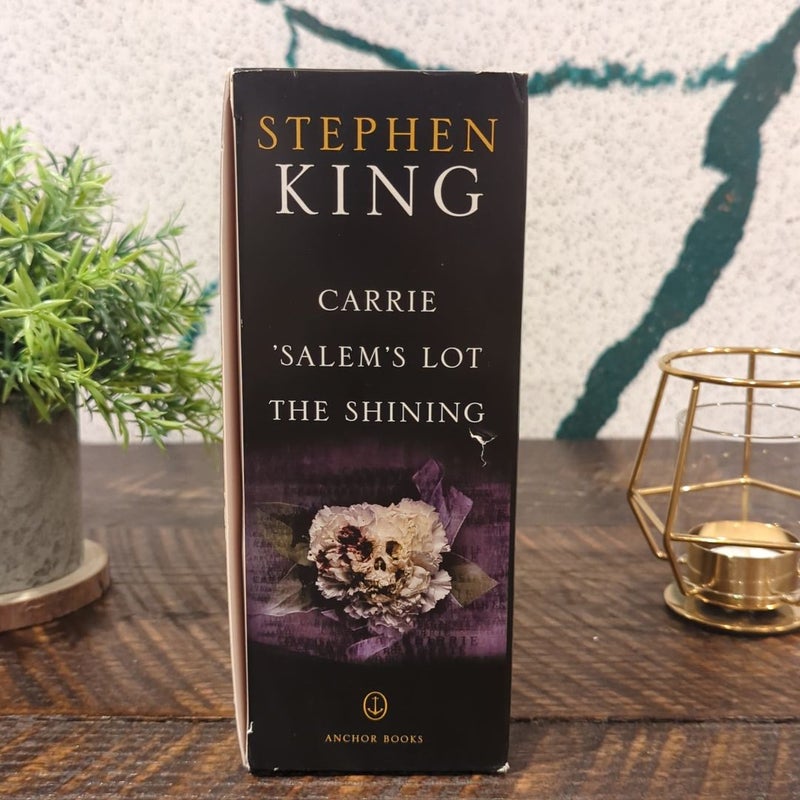 Stephen King Three Classic Novels Box Set: Carrie, 'Salem's Lot, The Shining  by Stephen King: 9780593082218
