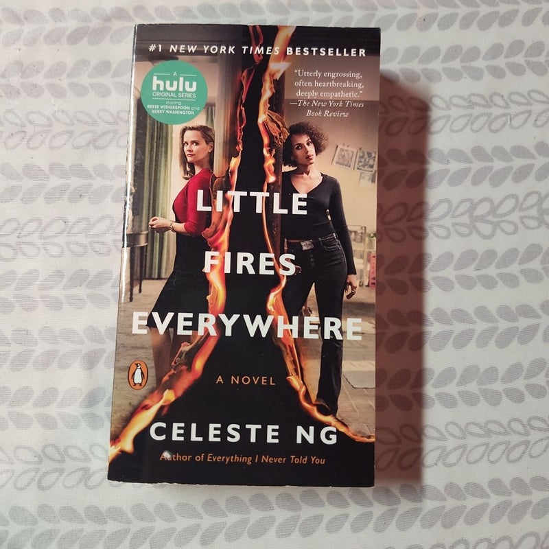 Little Fires Everywhere (Movie Tie-In)