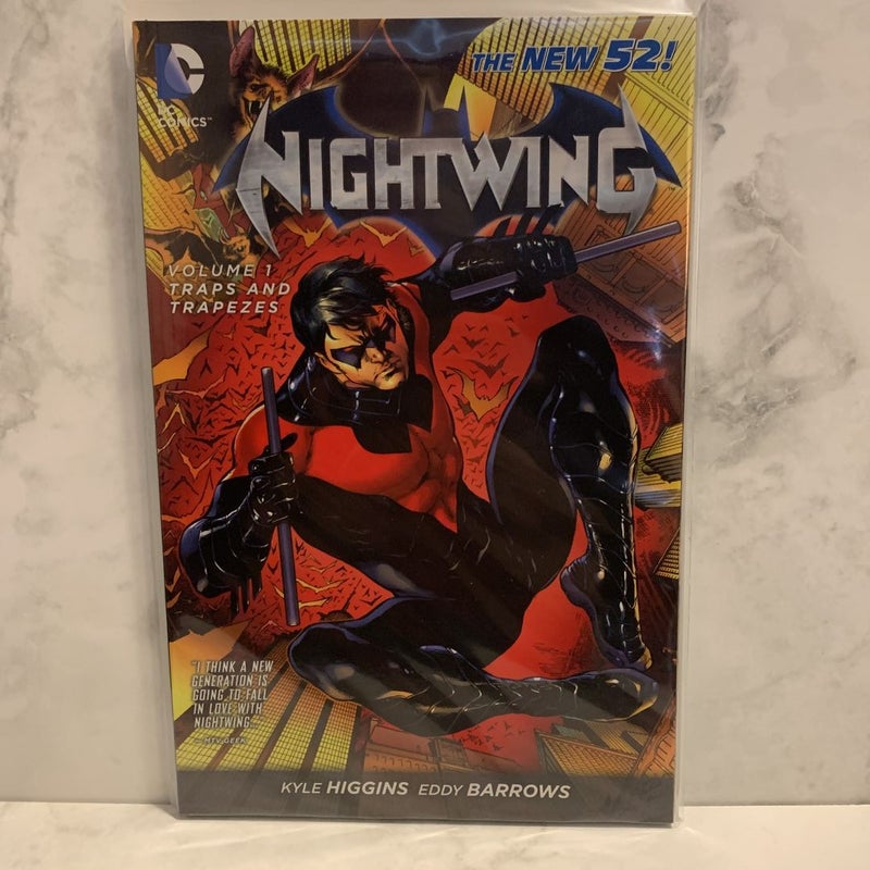 Nightwing Vol. 1: Traps and Trapezes (the New 52)