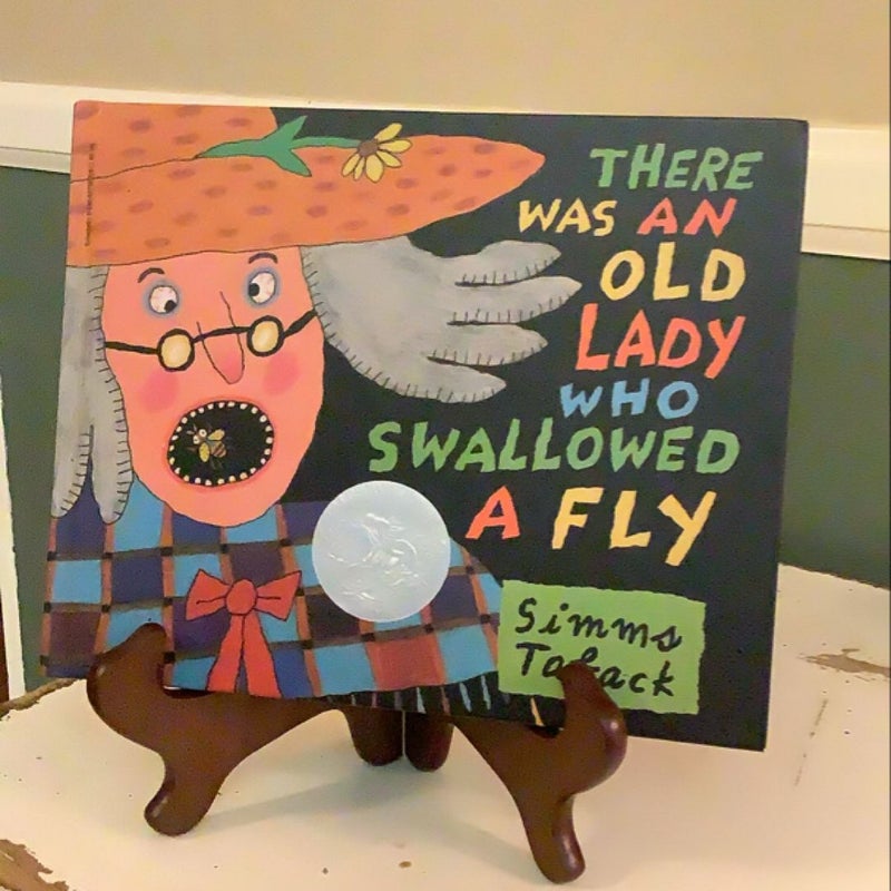 There Was an Old Lady Who Swallowed a Fly (2 copies)