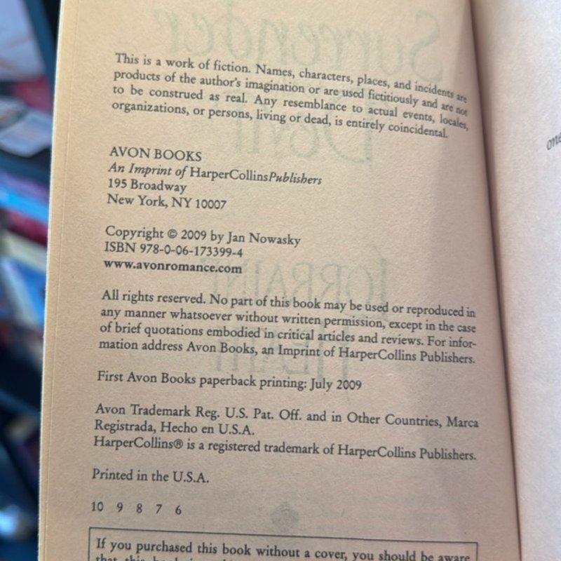 Surrender to the Devil - Avon Romantic Treasure Clinch