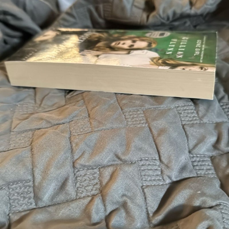 Sharp Objects (Movie Tie-In)