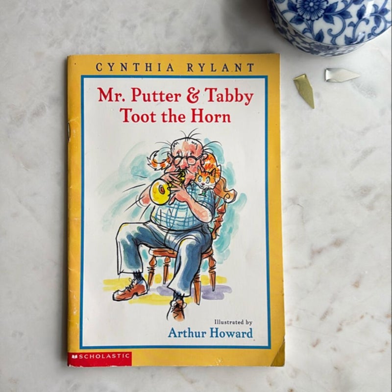 Mr. Putter and Tabby Toot the Horn