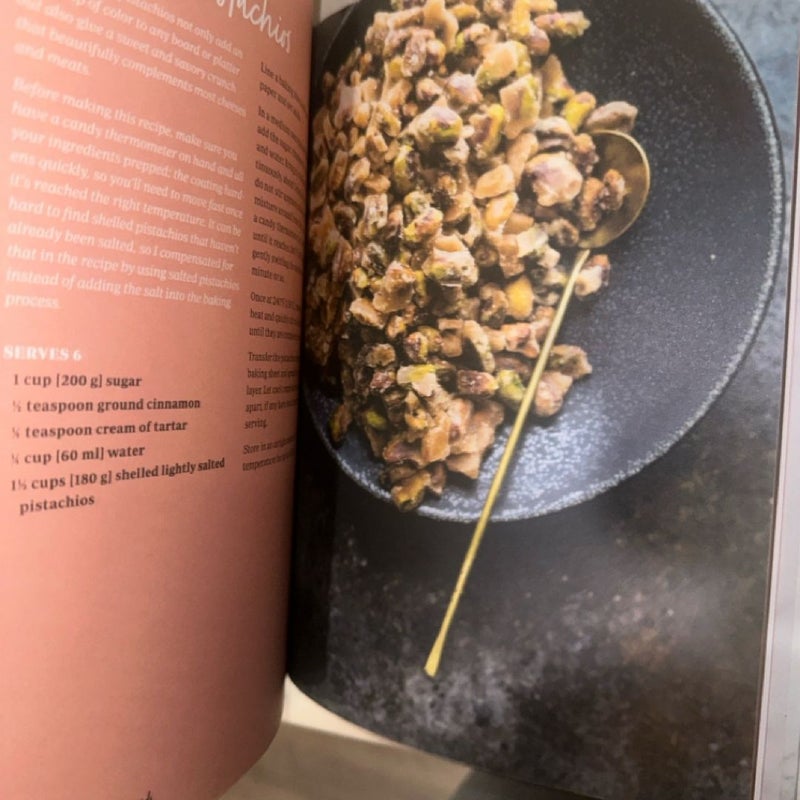 Platters and Boards: Beautiful, Casual Spreads for Every Occasion (Appetizer Cookbooks, Dinner Party Planning Books, Food Presentation Books)