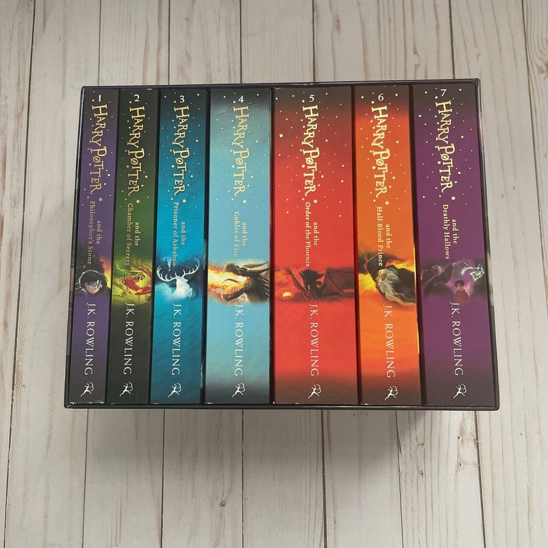 【希少】Harry Potter Box Set Harry Potter Box Set (Books 1-7): The Complete Collection