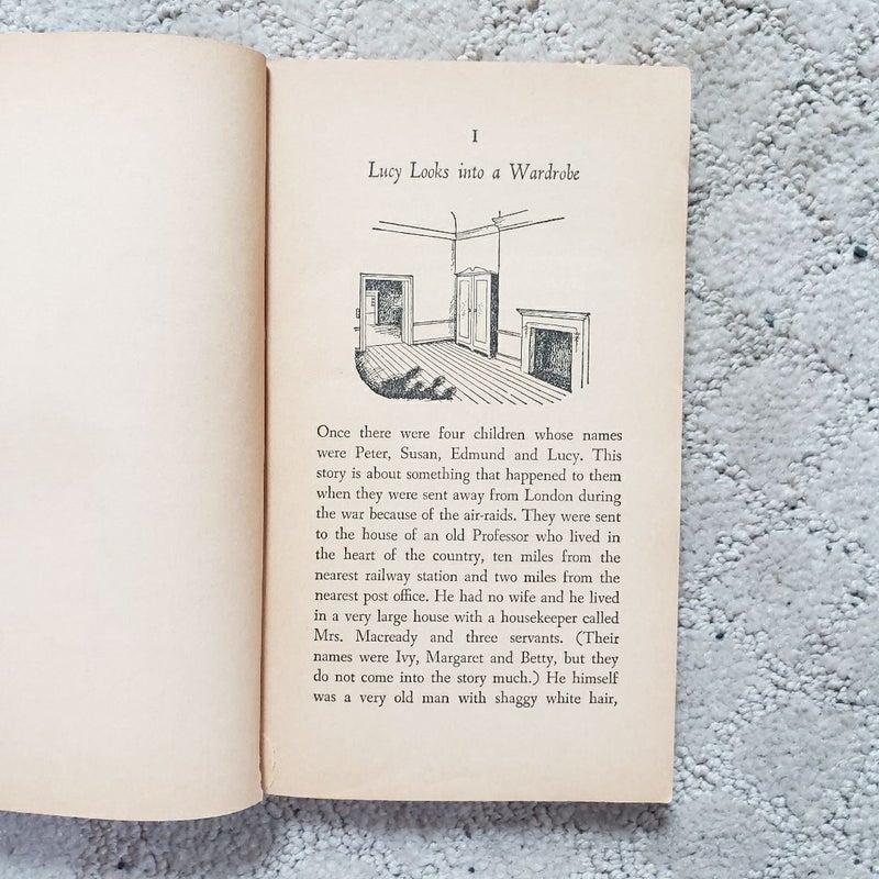 The Lion, the Witch and the Wardrobe (8th Collier Books Printing, 1972) 