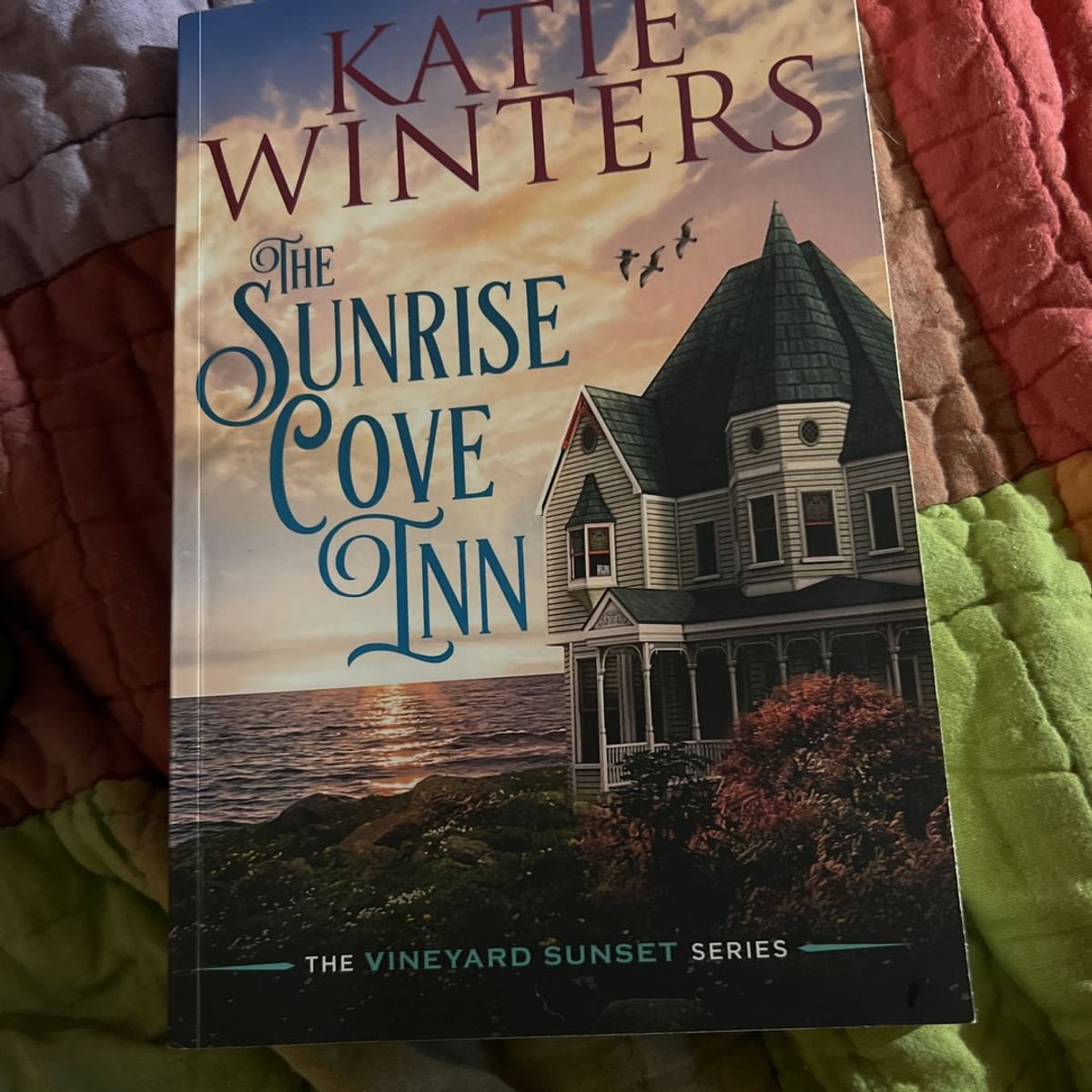 The Sunrise Cove Inn by Katie Winters, Paperback Pangobooks