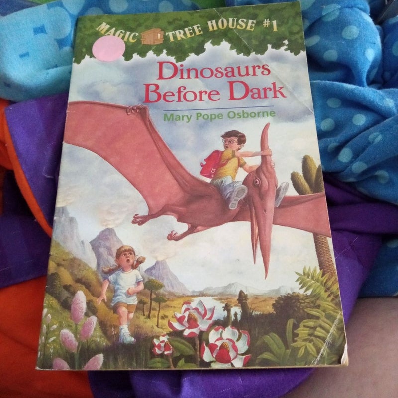 Dinosaurs Before Dark