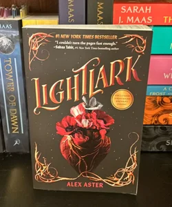 Lightlark (the Lightlark Saga Book 1)