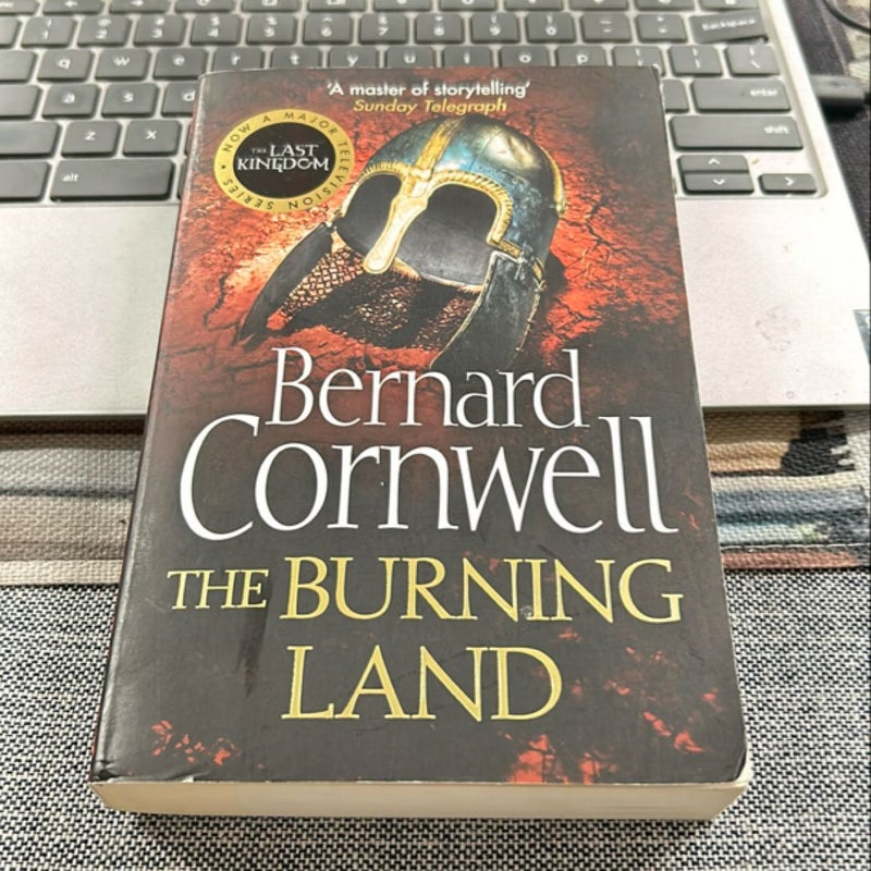 The Burning Land (the Last Kingdom Series, Book 5)