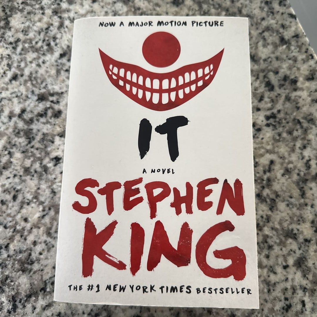 It by Stephen King, Paperback