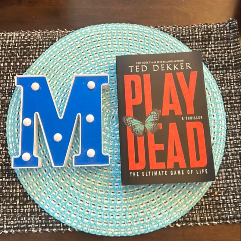 Play Dead (Paperback)