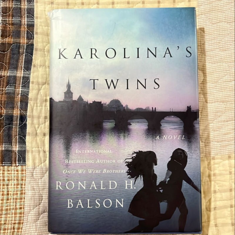 Karolina's Twins