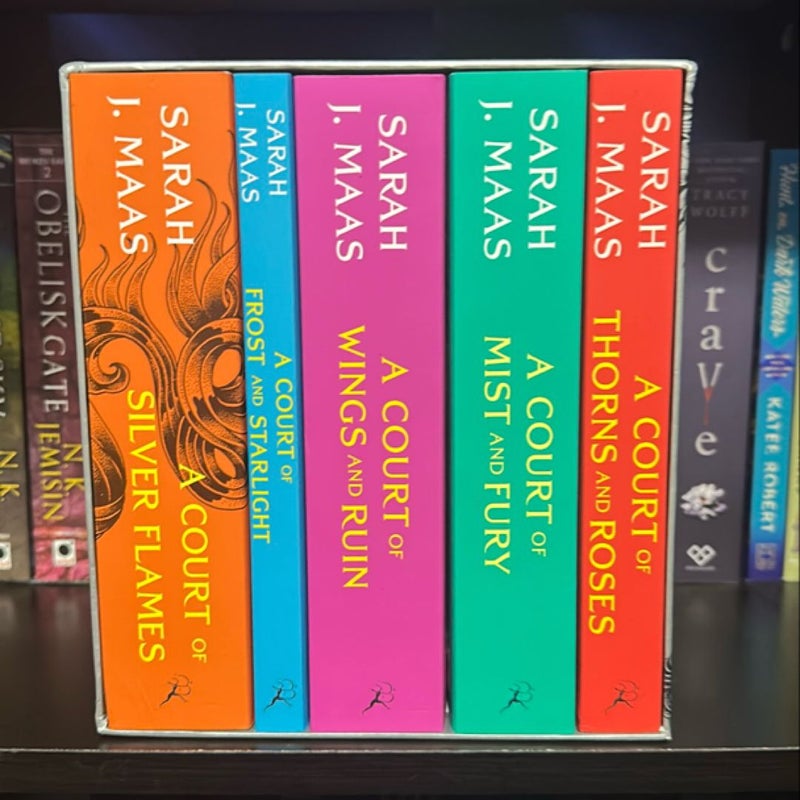 A Court of Thorns and Roses Paperback Box Set (5 Books)