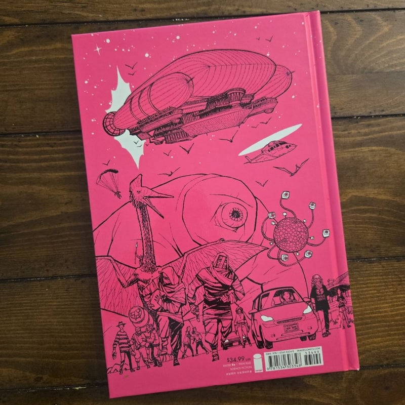 Paper Girls Deluxe Edition, Volume 1
