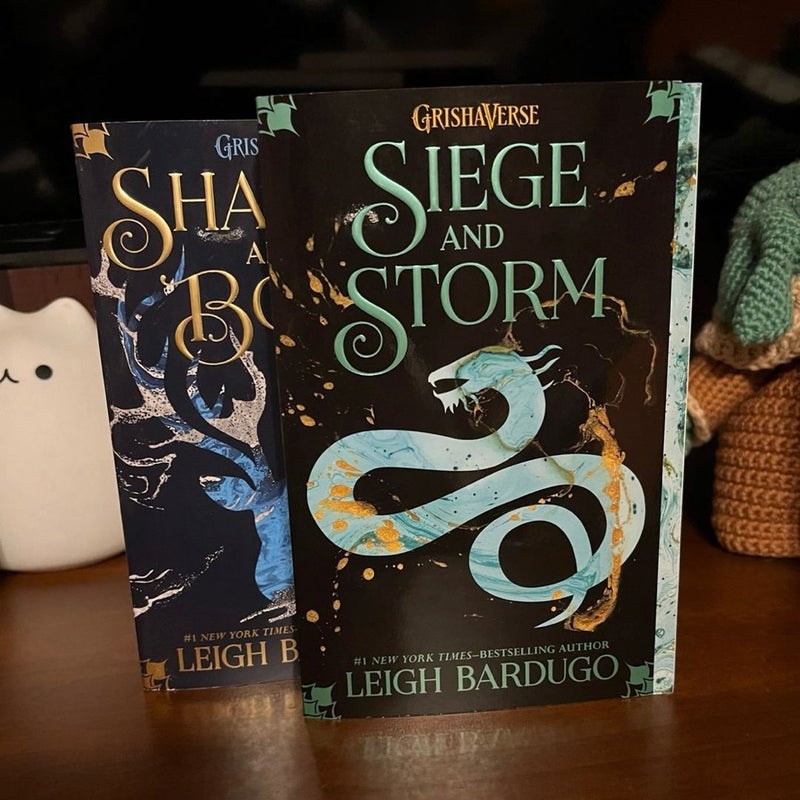 Shadow and Bone, Siege and Storm book set