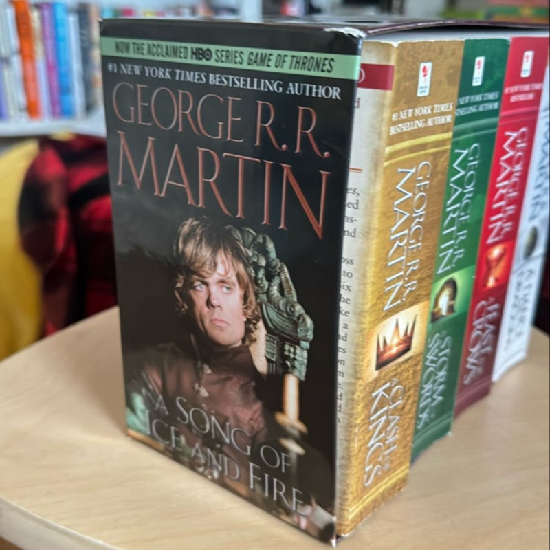 George R. R. Martin's a Game of Thrones 5-Book Boxed Set (Song of Ice and Fire Series)