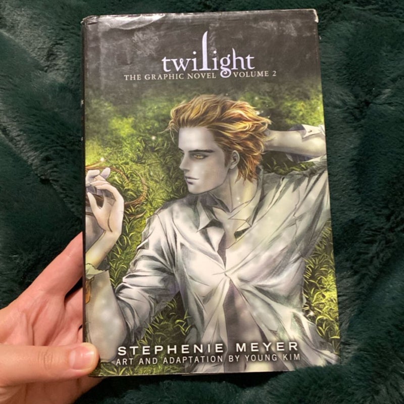 Twilight: the Graphic Novel, Vol. 2