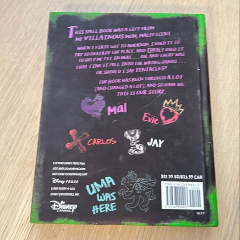 Descendants 2: Mal's Spell Book 2