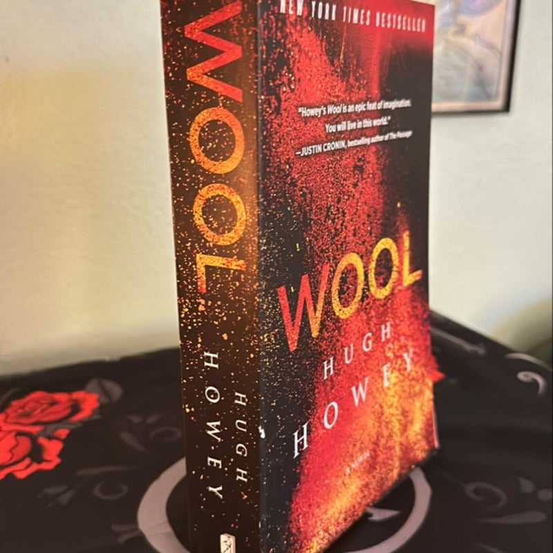 Wool by Hugh Howey, Paperback | Pangobooks