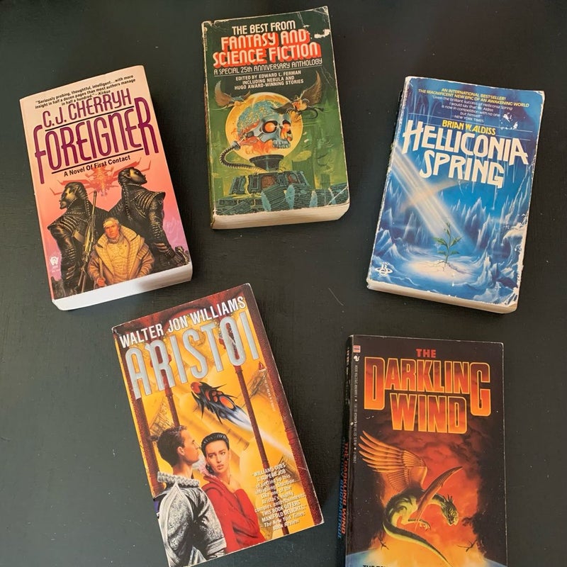 Classic Sci-Fi & Fantasy Paperback 5-Book Bundle