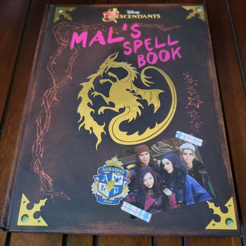 Descendants: Mal's Spell Book