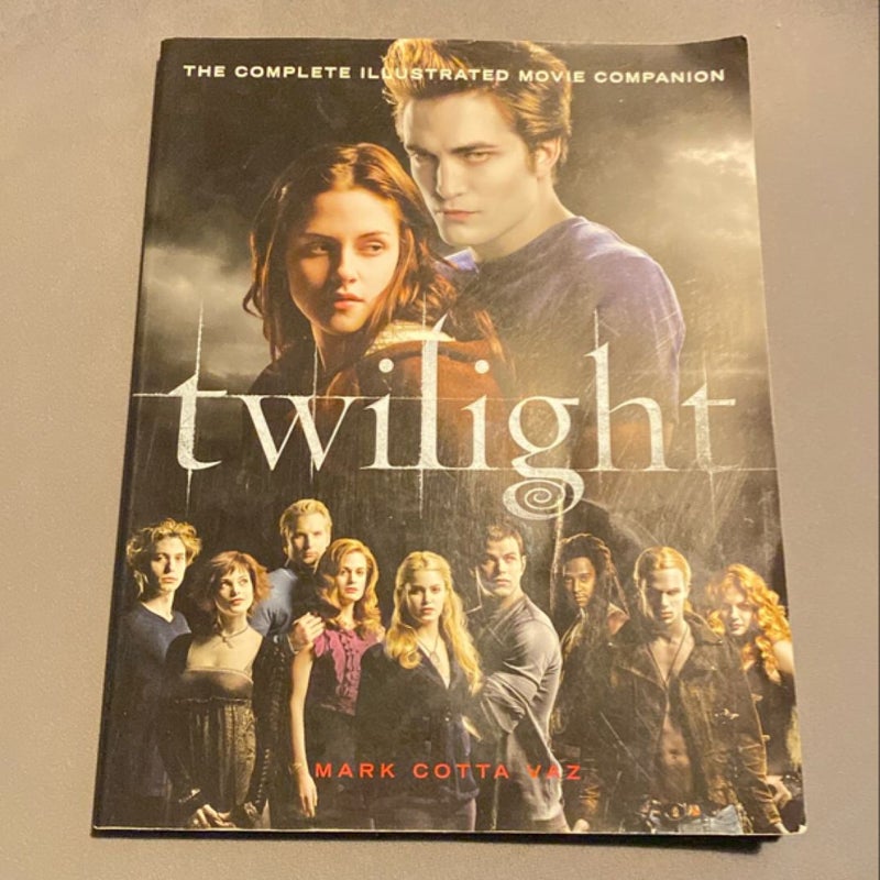 Twilight: the Complete Illustrated Movie Companion