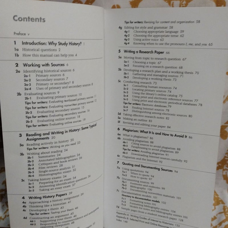 A Pocket Guide to Writing in History