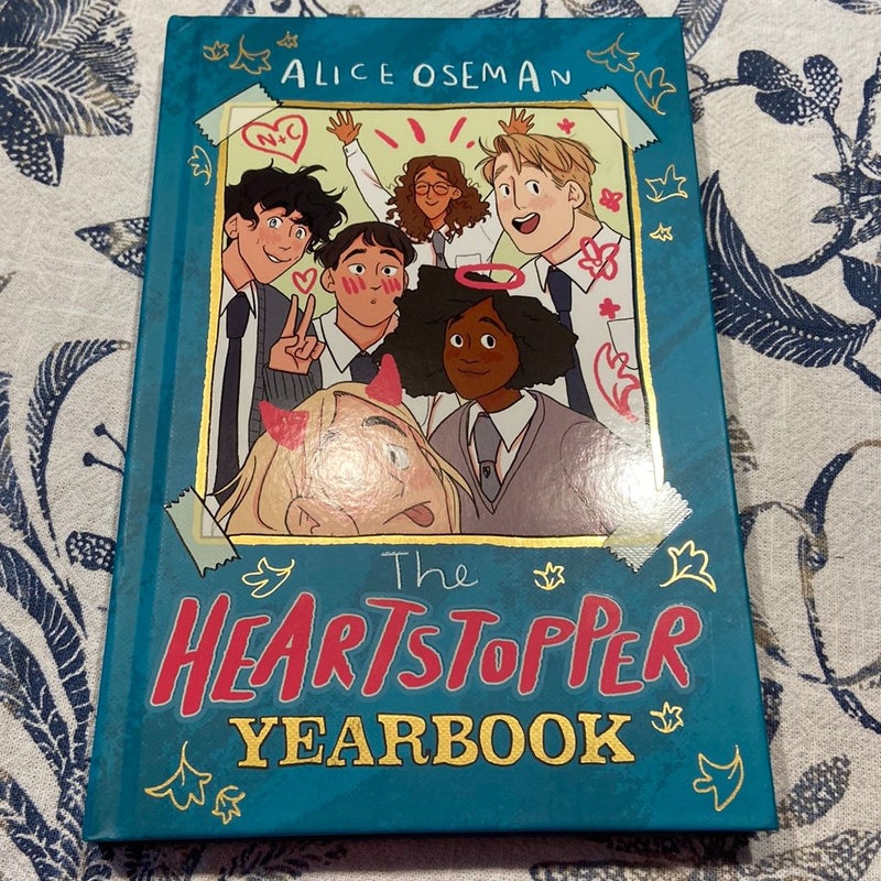 Heartstopper 全巻セット + Yearbook Amazon.com: The heartstopper yearbook: 9781444968392: Oseman