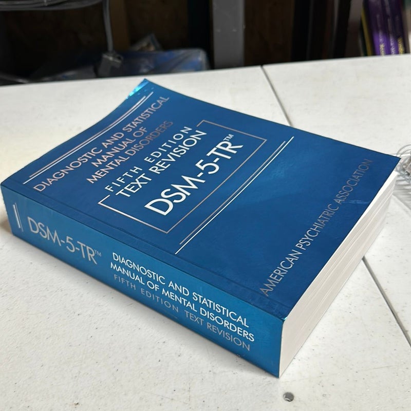 (Lot of 2 )Diagnostic and Statistical Manual of Mental Disorders, Fifth Edition, Text Revision (DSM-5-TR(tm))