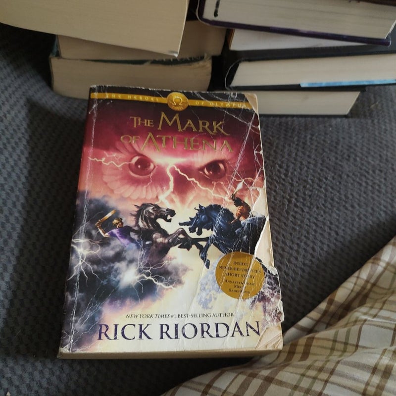 Heroes of Olympus, the Book Three the Mark of Athena (Heroes of Olympus, the Book Three)