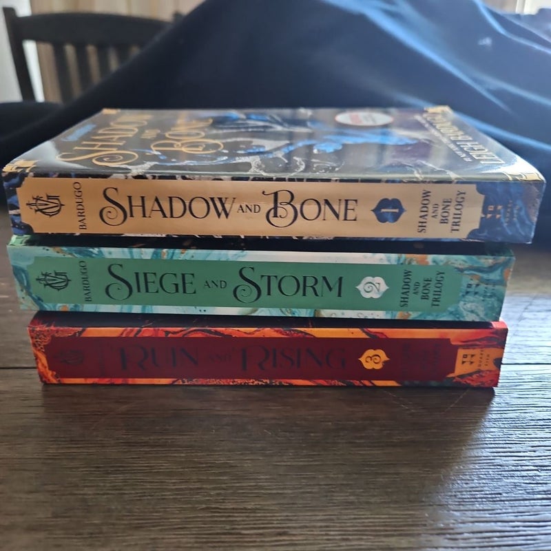 The Shadow and Bone Trilogy Boxed Set