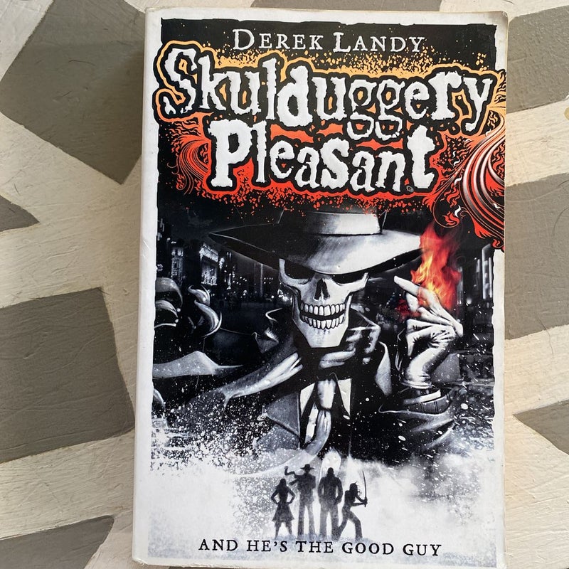 Skulduggery Pleasant (Skulduggery Pleasant, Book 1)