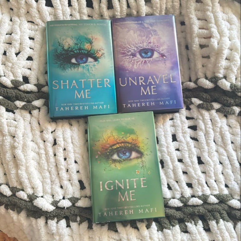 Shatter Me Series: Run One- Fairyloot UNSIGNED