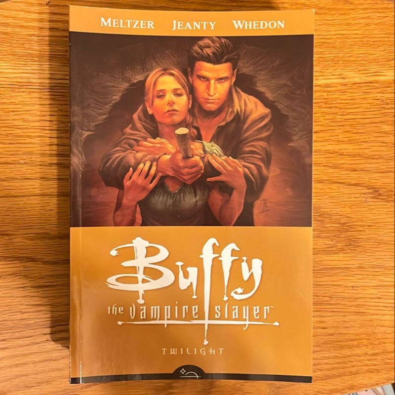 Buffy the Vampire Slayer season 8 comic set