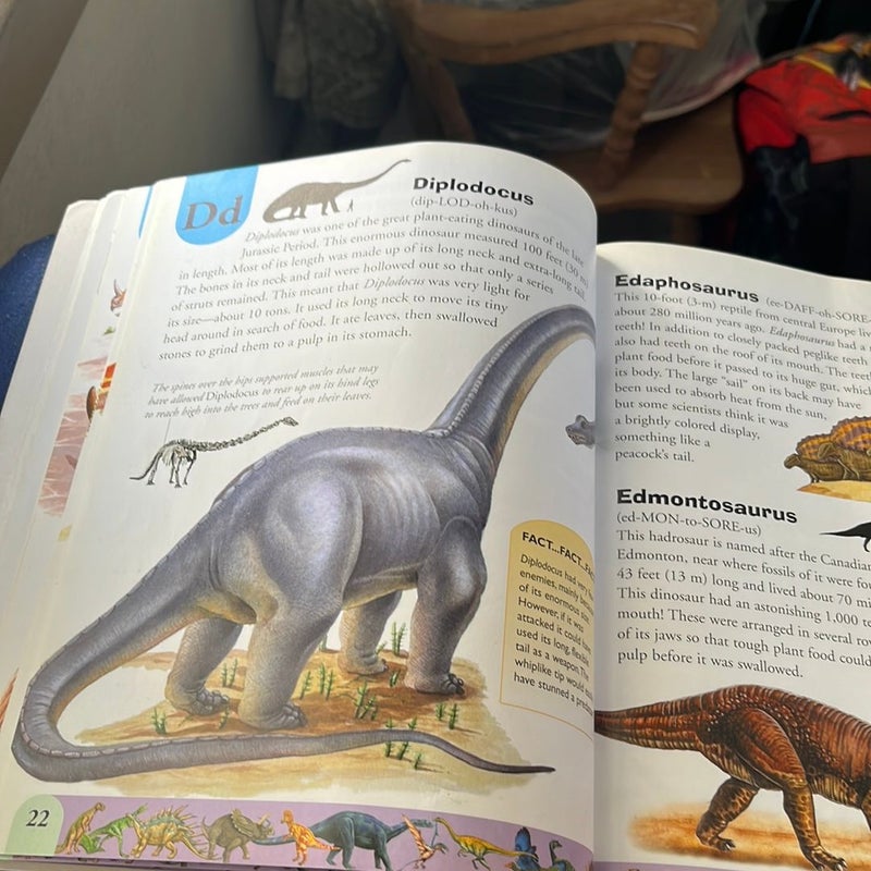 Dinosaur Dictionary - An A to Z of Dinosaurs and Prehistoric Reptiles Edition: