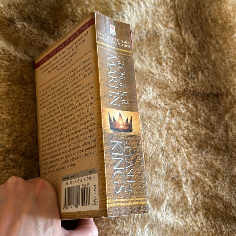 A Clash of Kings *Mass Market Paperback* *Pocketbook Size*