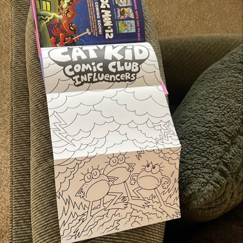 Cat Kid Comic Club: Influencers: a Graphic Novel (Cat Kid Comic Club #5): from the Creator of Dog Man (Library Edition)